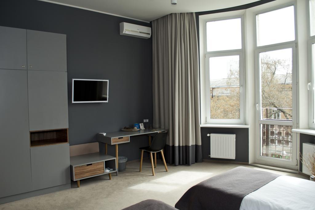 Otel Poet Art